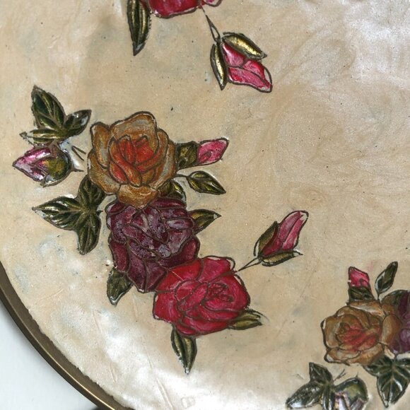 Vintage set of two floral brass and enamel plates - Picture 4 of 16